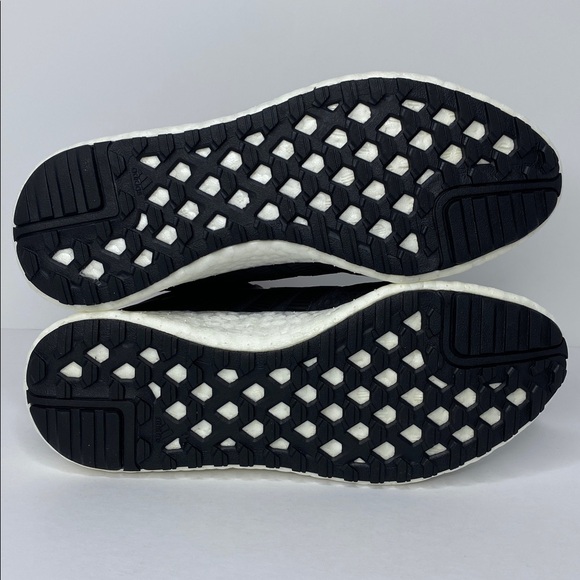 Women's Adidas Boost - Picture 9 of 9